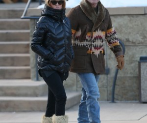 Голди Хоун и Курт Рассел в Аспене (5 фото)